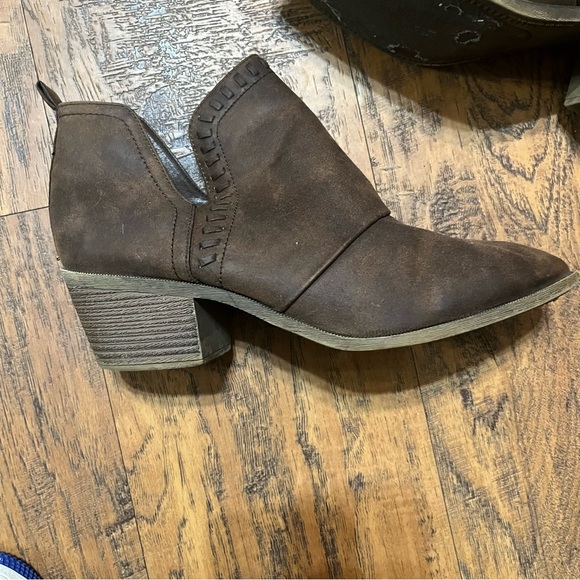 Rock & Candy Lipton Brown Microseude Booties Chelsea Ankle Boots Womens Size 9 - Picture 2 of 15